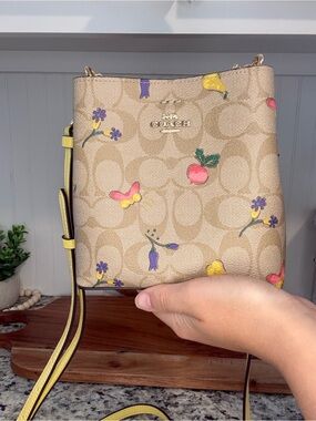 Coach Mini Town Bucket bag - Dreamy Veggie print